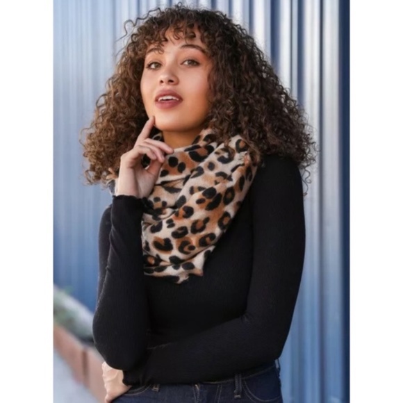 Leopard Print Knit Frayed Hem Infinity Scarf - Picture 4 of 5